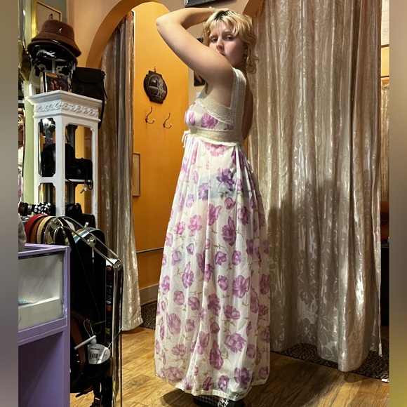 Vintage 70s nylon and lace sheer floral slip gown - Picture 3 of 4